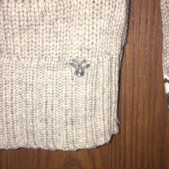 TNA lambs wool sweater.  Size small. - Picture 2 of 5